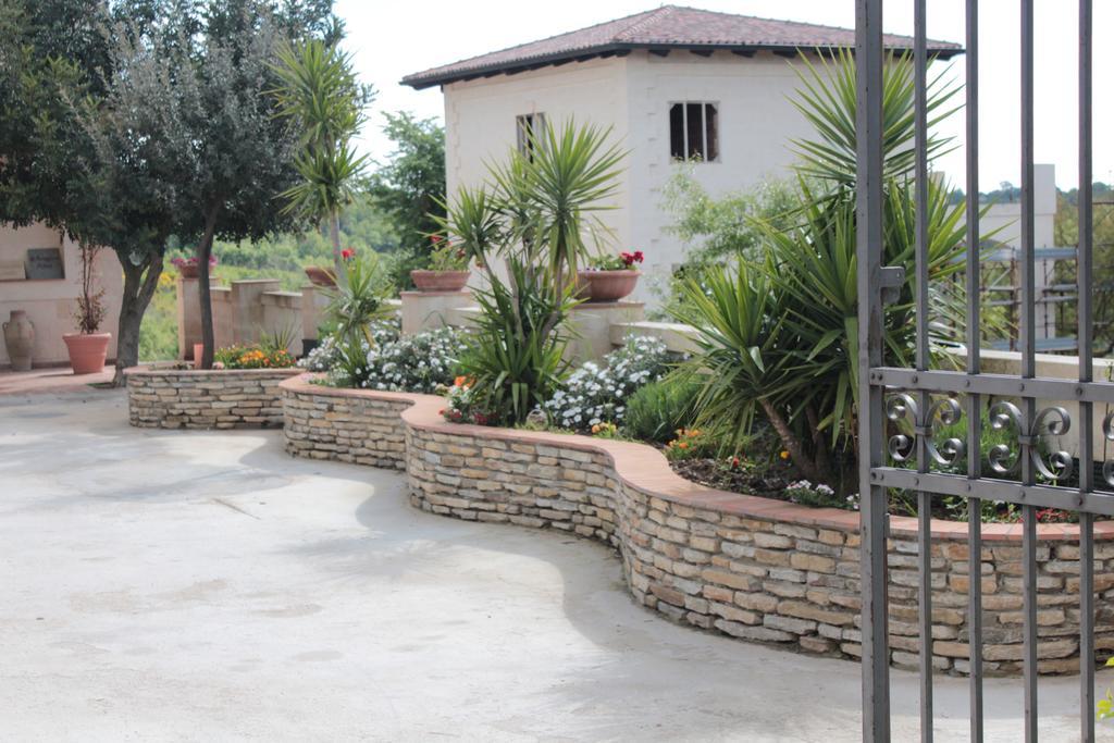 Villa Agriturismo Al Passaggio Di Pirro Miglionico Exterior foto